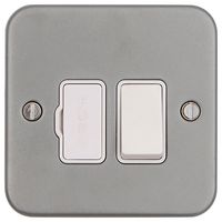VM1370 - Metalclad Switched Spur, 13A