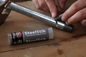 8267UK - SteelStik High Strength 5 Minute Quick Setting Steel Reinforced Epoxy Putty, 57g