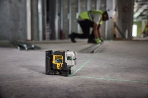 DCLE14301GB-XJ - USB-C Green Beam 3-Line 180° Self-Leveling Laser Level